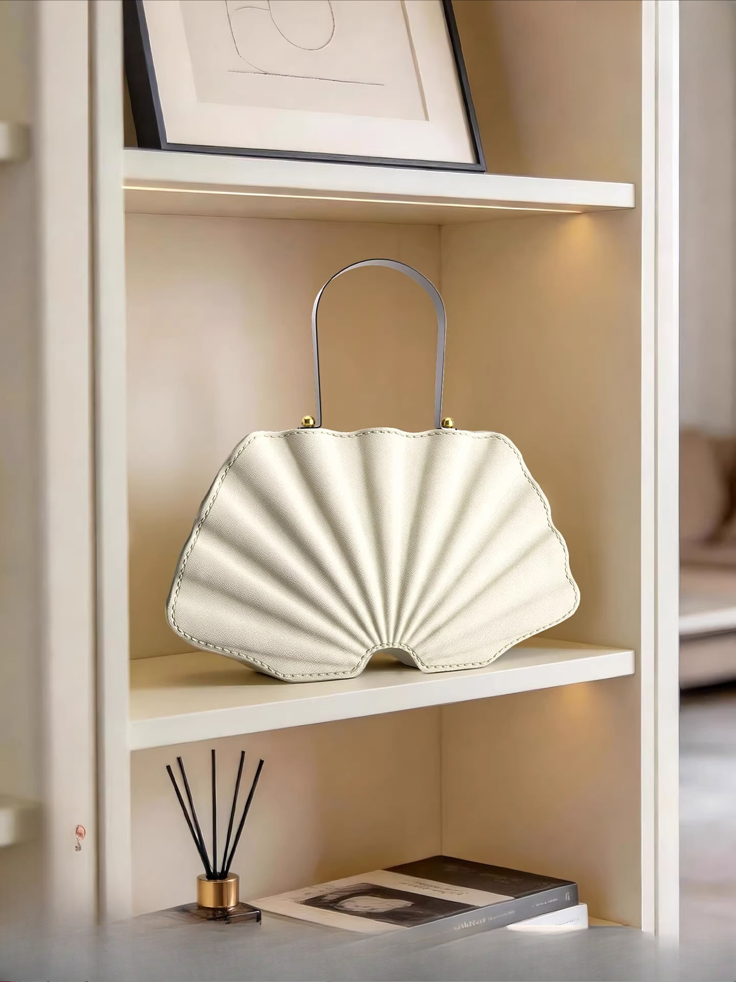 Creative Shell Bag Statue Art  - Resin Art Anniversary Gift 리뷰 및 가격